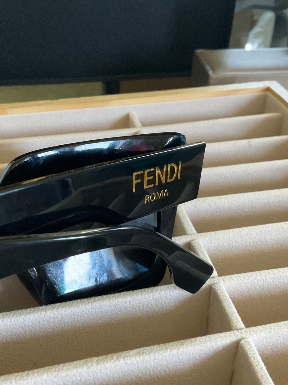 Fendi Black Logo Square Sunglasses - Picture 8 of 10